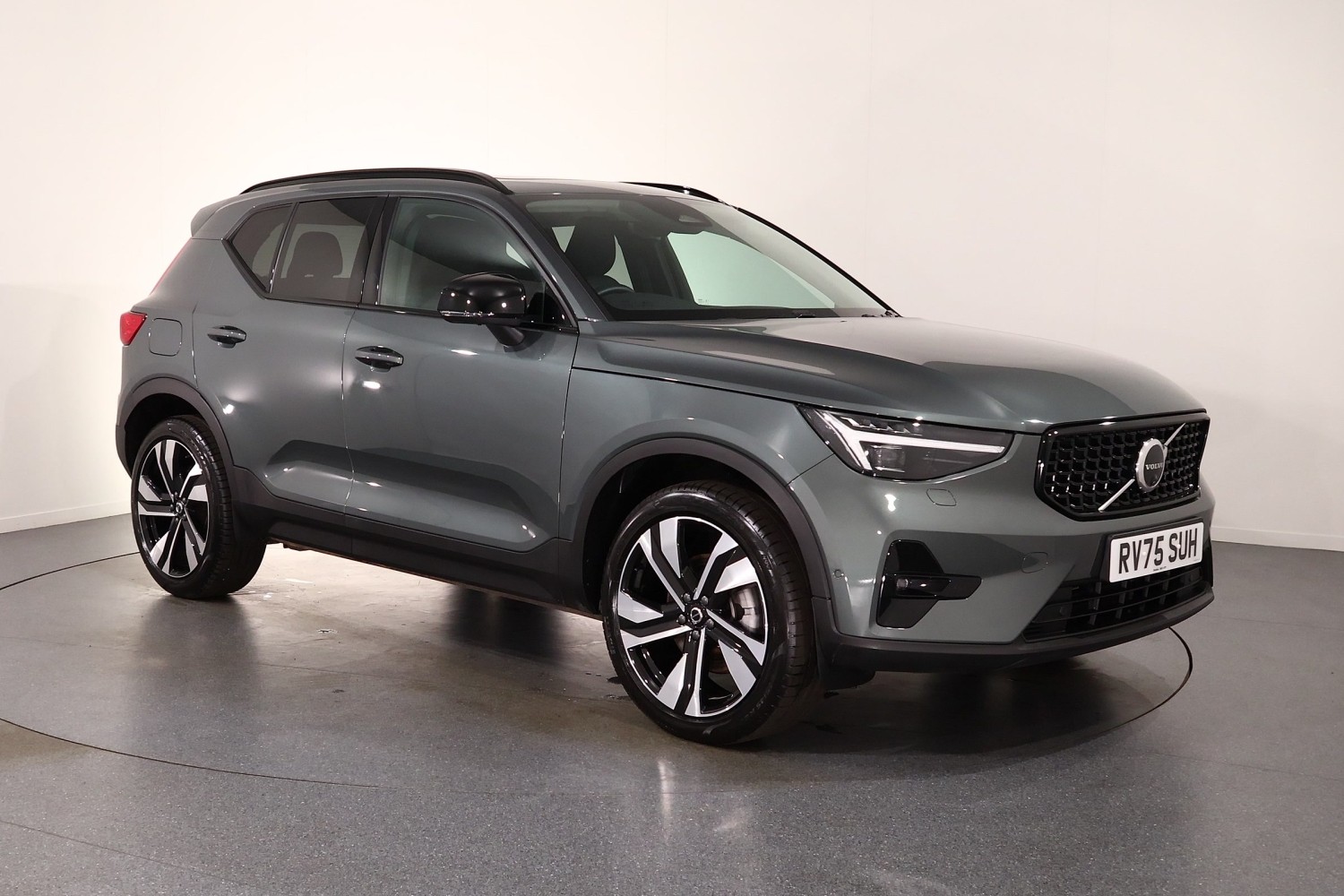 2025 Volvo XC40