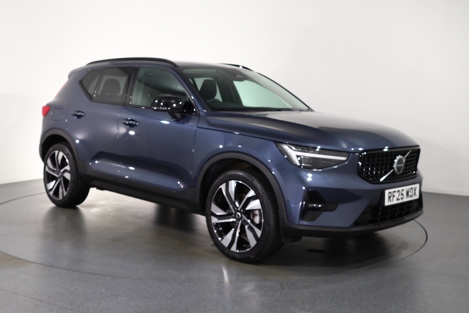 2025 Volvo XC40
