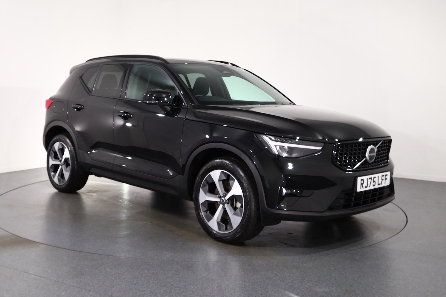 2025 Volvo XC40