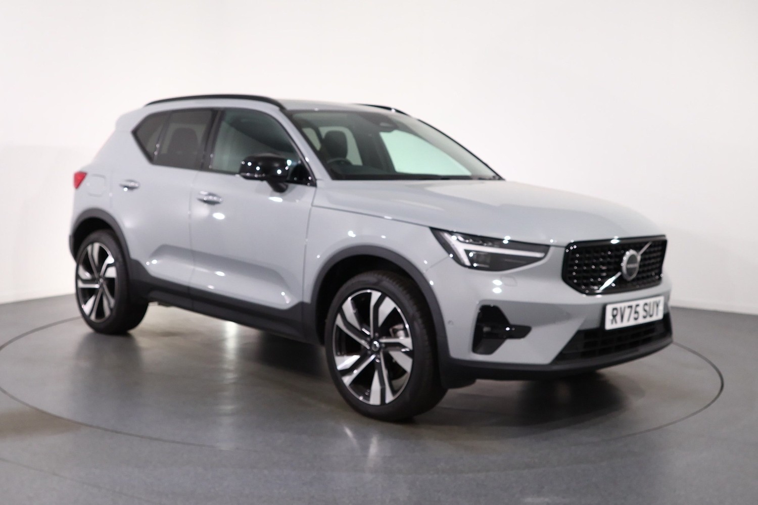 2025 Volvo XC40